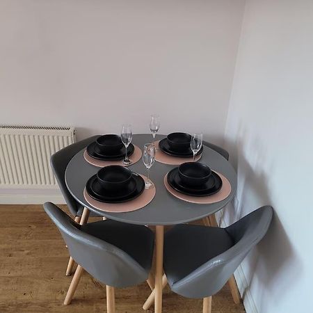 2 Bedroom End Of Terrace House Wellington  Bagian luar foto