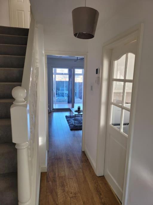 2 Bedroom End Of Terrace House Wellington  Bagian luar foto