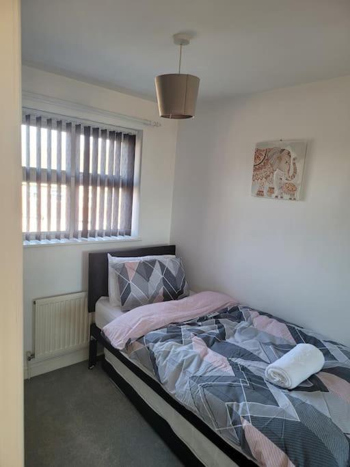 2 Bedroom End Of Terrace House Wellington  Bagian luar foto