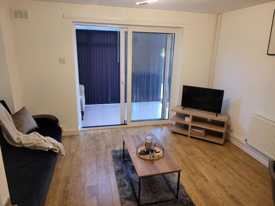 2 Bedroom End Of Terrace House Wellington  Bagian luar foto