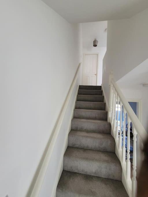 2 Bedroom End Of Terrace House Wellington  Bagian luar foto