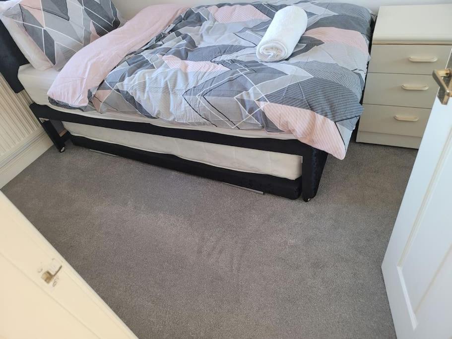 2 Bedroom End Of Terrace House Wellington  Bagian luar foto